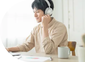 受講する男性イメージ